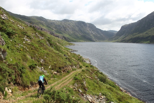 Sheena cycling in to Glendhu Bothy